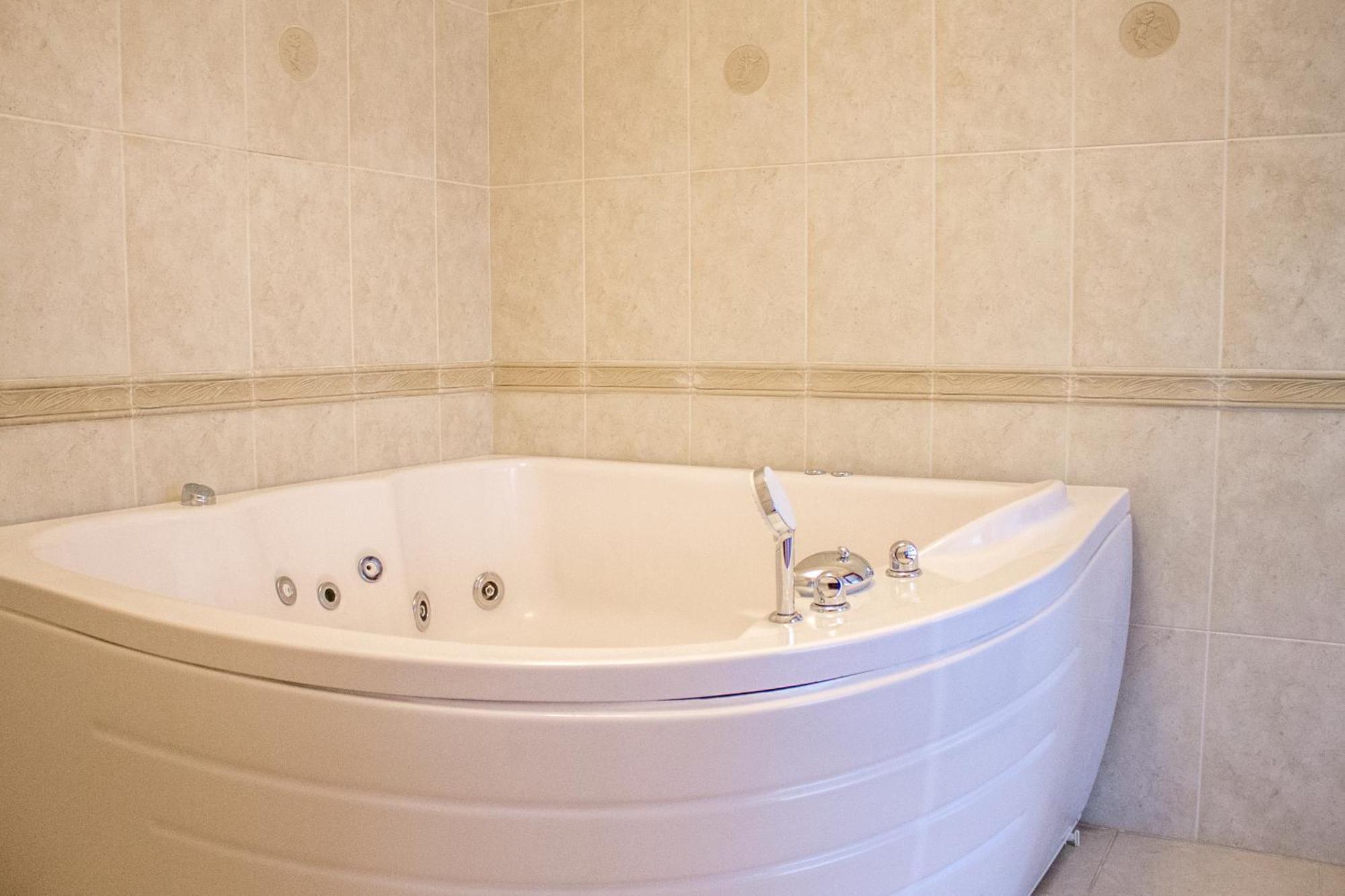Aqvium Hotel Dnipro Ngoại thất bức ảnh