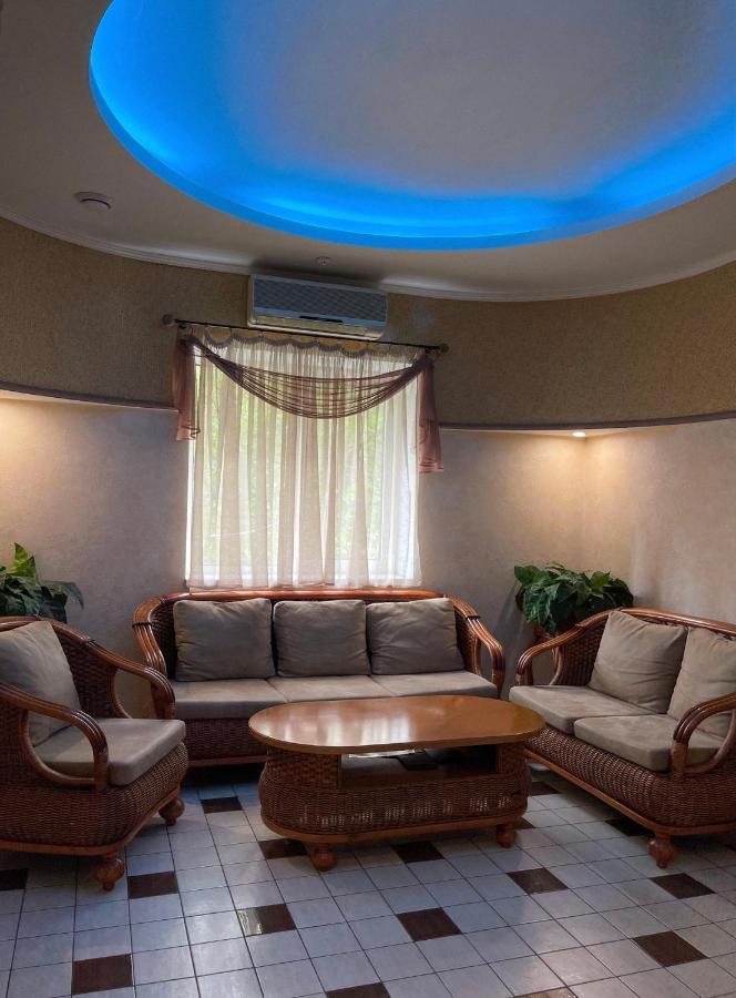 Aqvium Hotel Dnipro Ngoại thất bức ảnh