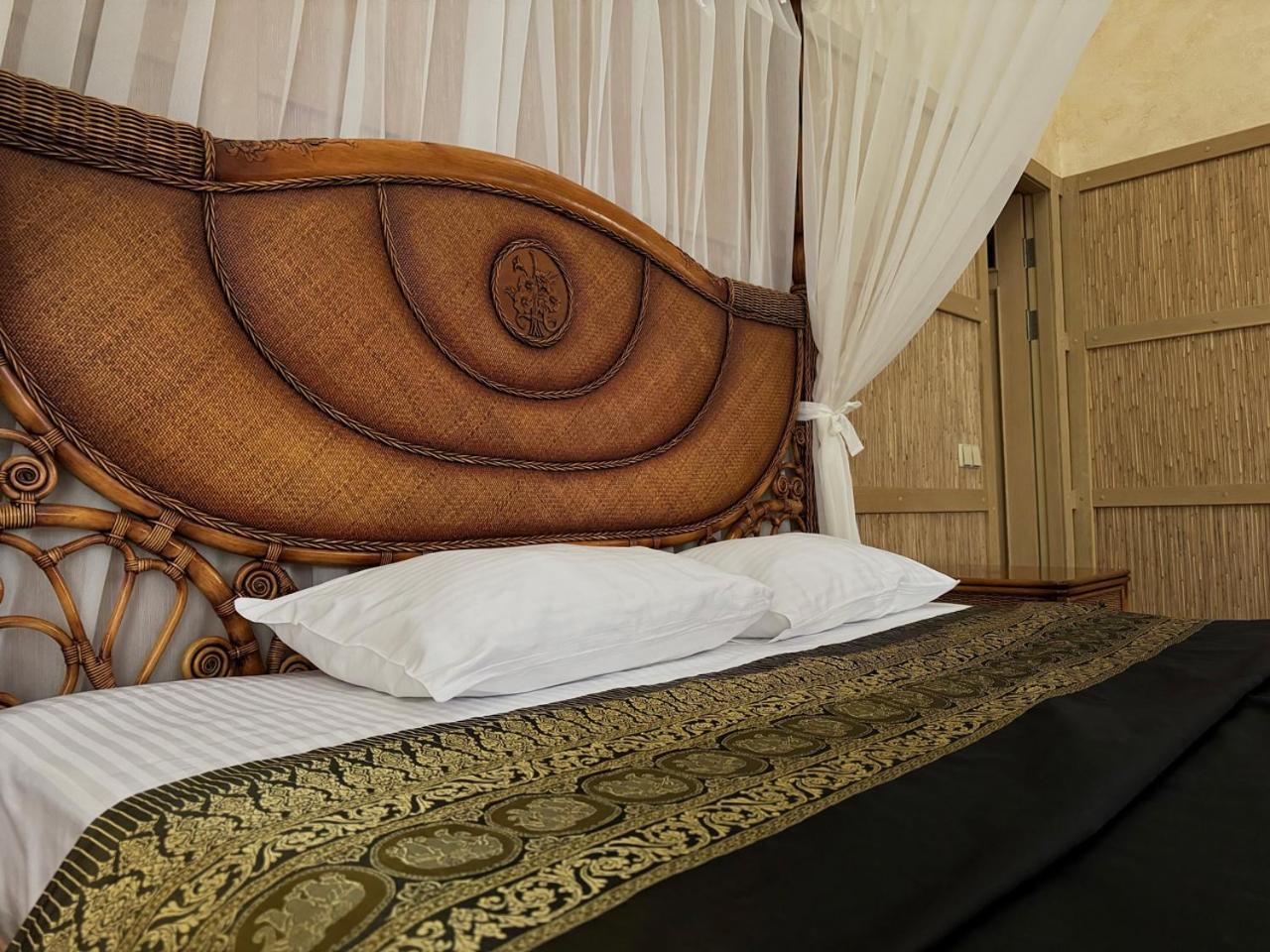 Aqvium Hotel Dnipro Ngoại thất bức ảnh