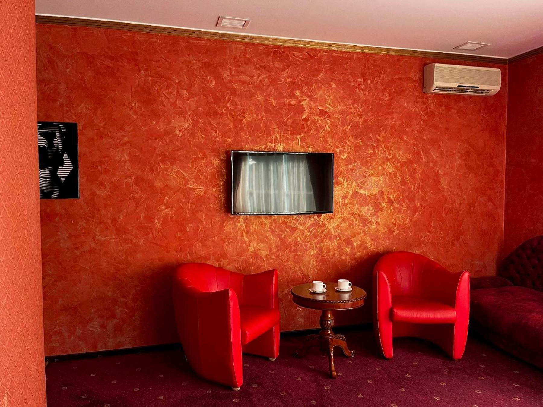 Aqvium Hotel Dnipro Ngoại thất bức ảnh