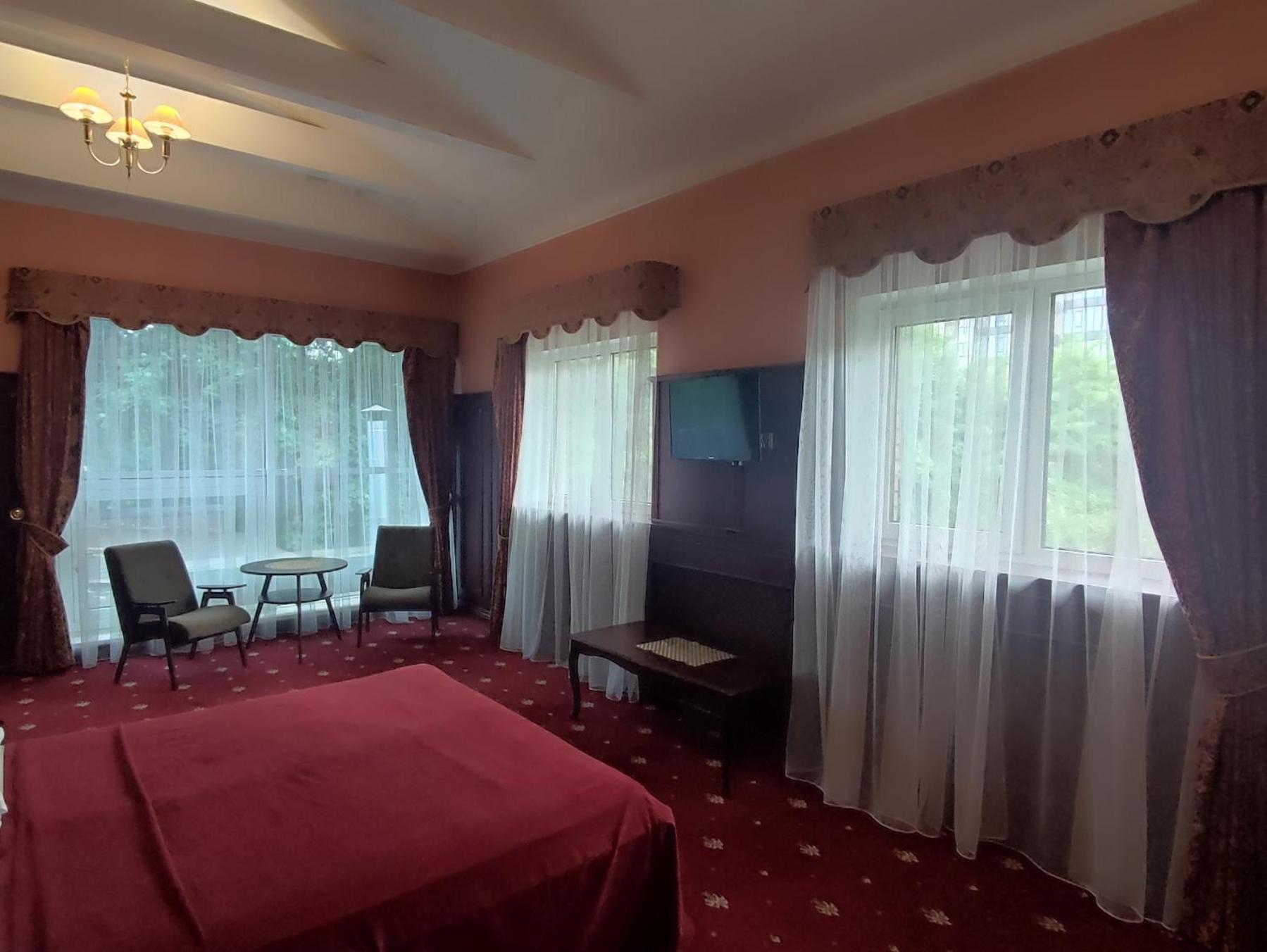 Aqvium Hotel Dnipro Ngoại thất bức ảnh
