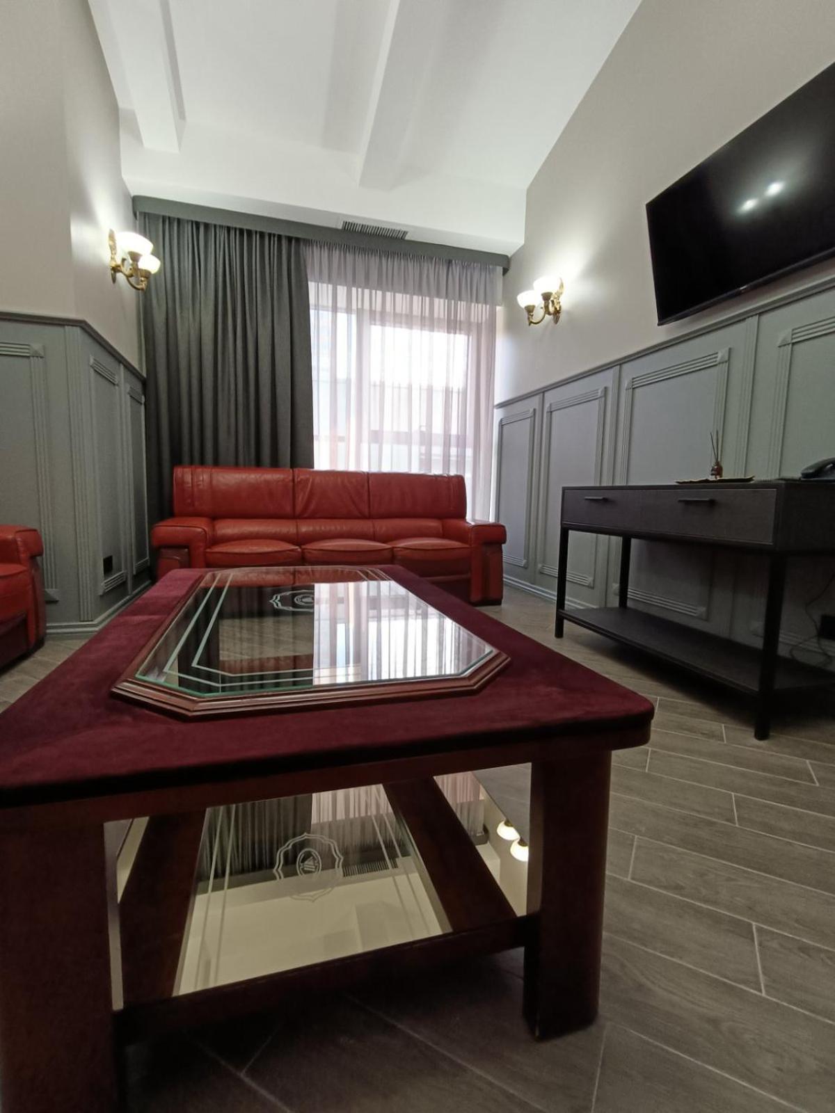Aqvium Hotel Dnipro Ngoại thất bức ảnh