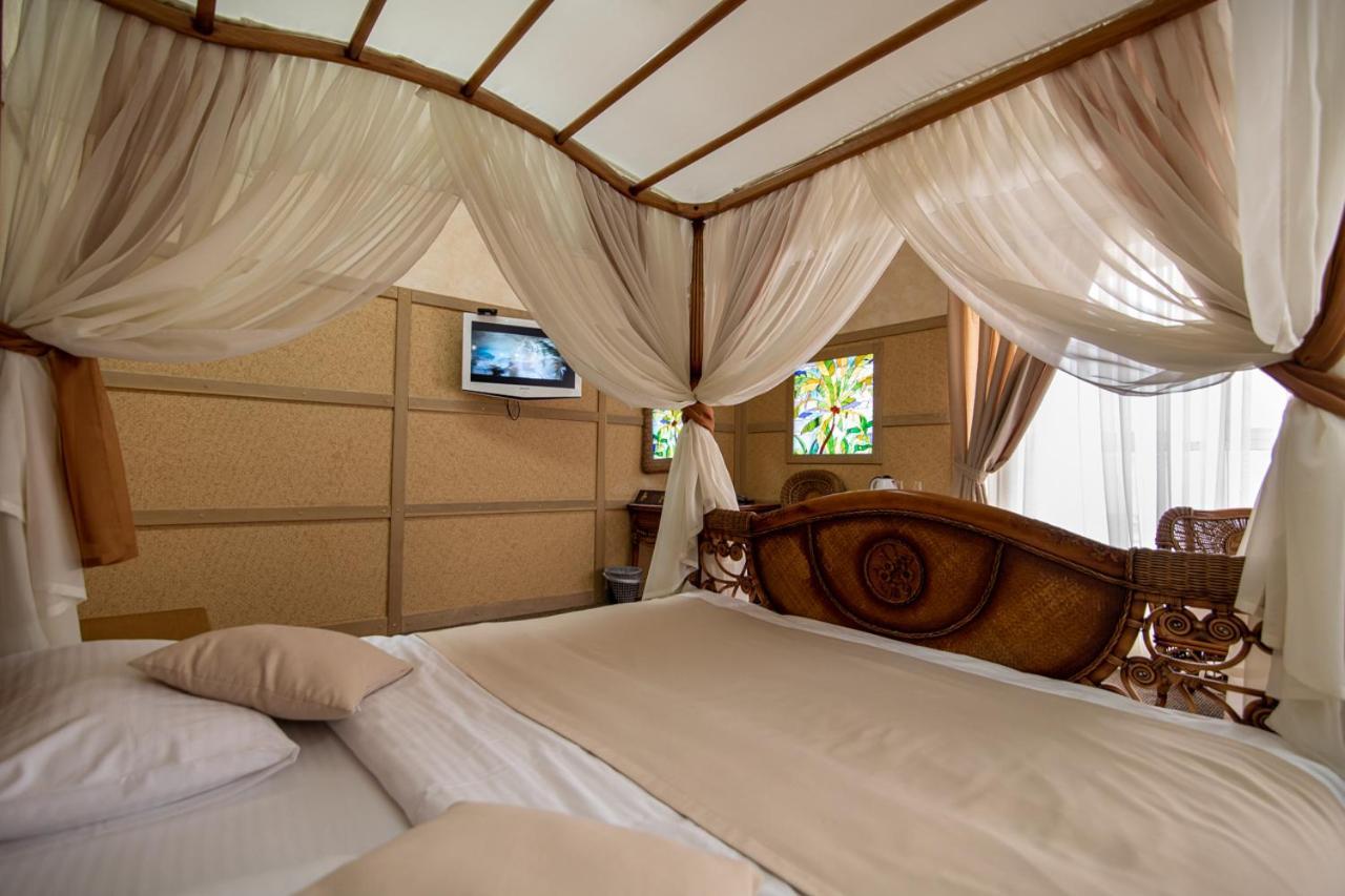 Aqvium Hotel Dnipro Ngoại thất bức ảnh